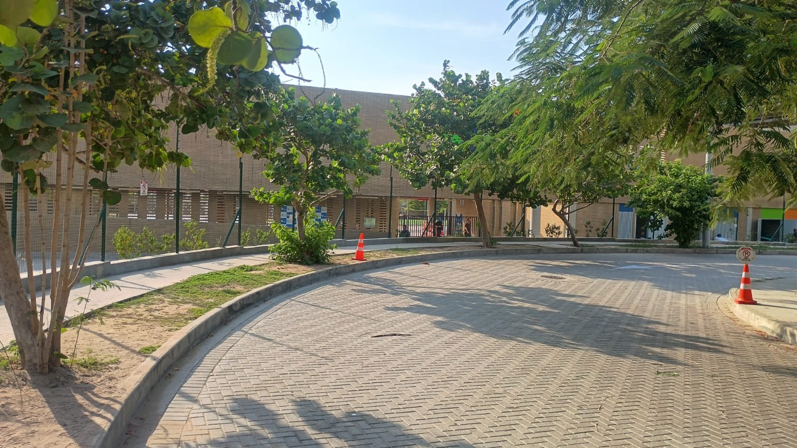 CERRAMIENTO INNOVA SCHOOLS BARRANQUILLA